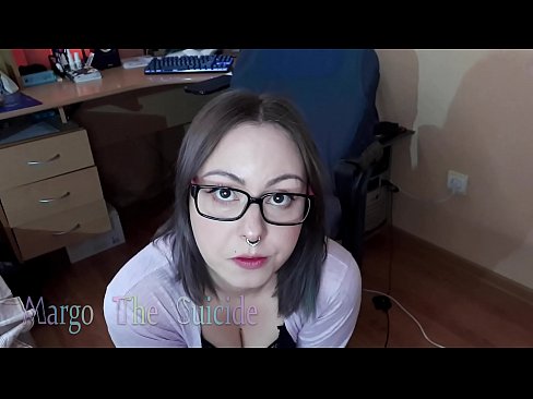 ❤️ Merch Sexy gyda Sbectol Yn Sugno Dildo'n Ddwfn ar y Camera ❤️❌ porno Rwsiaidd wrthon ni ﹏