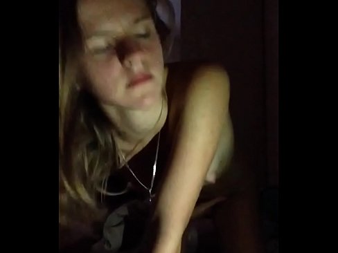 ❤️ Mae merch yn masturbates a cums ❤️❌ porno Rwsiaidd wrthon ni ﹏